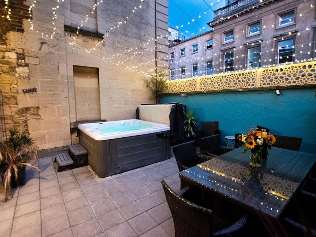 Dream Stays Bath - Trim Street Townhouse With Hot Tub Exterior photo