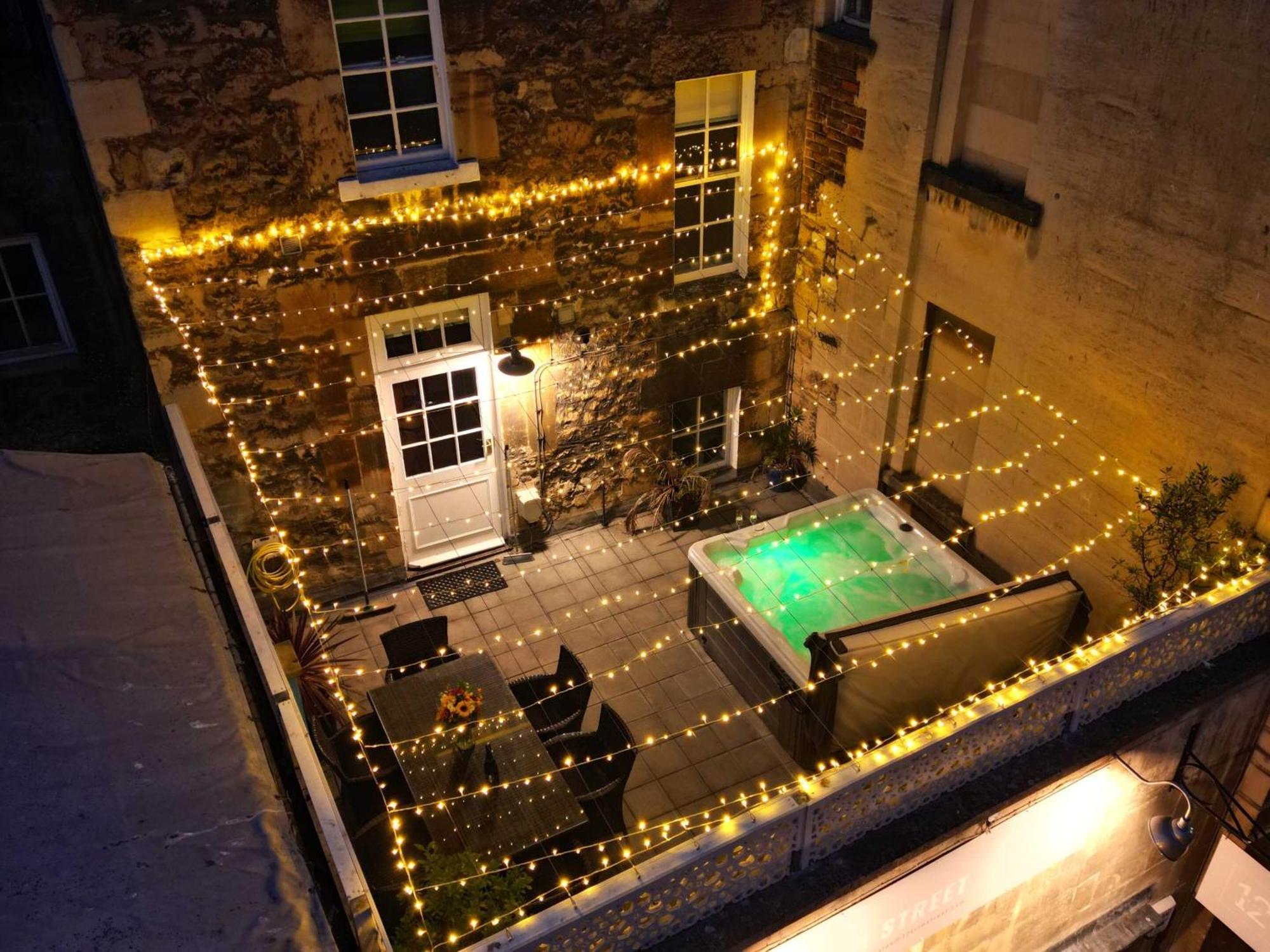 Dream Stays Bath - Trim Street Townhouse With Hot Tub Exterior photo